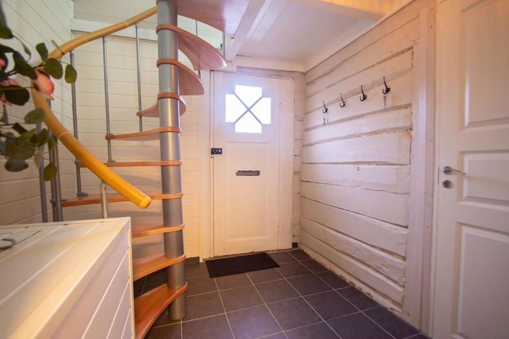 The Yellow Door Stavanger Buitenkant foto